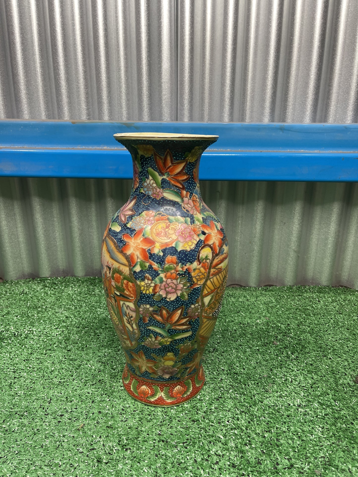 Traditional Japan Satsuma Embellished Flower Vase