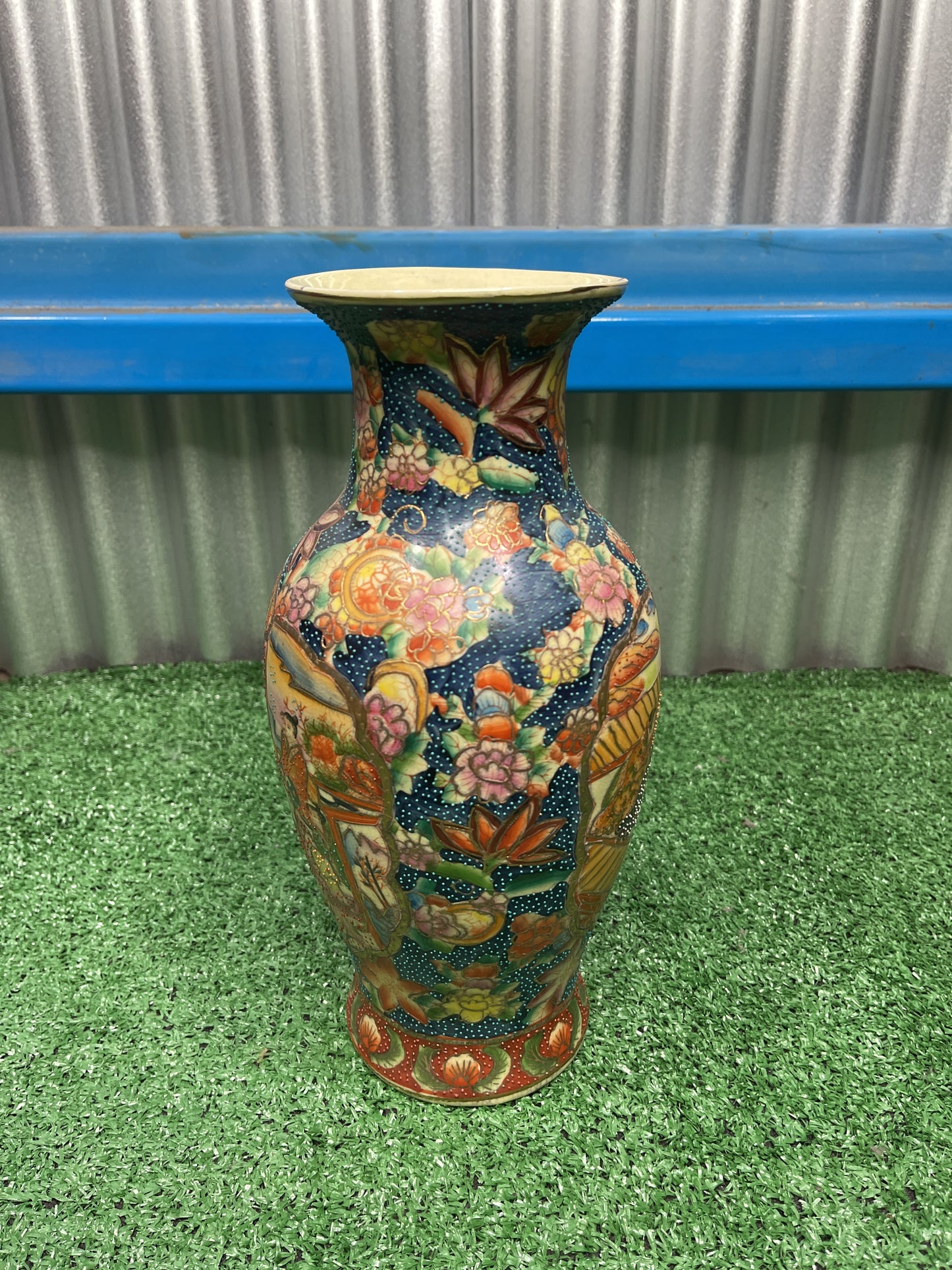 Traditional Japan Satsuma Embellished Flower Vase