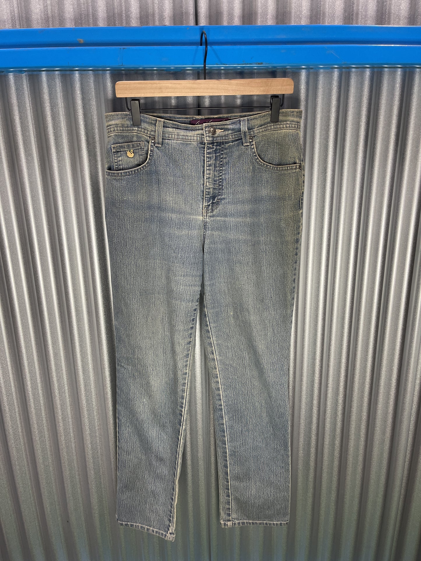 Gloria V. Vintage-Wash Jeans