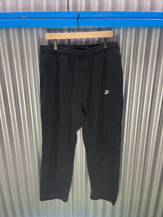 Nike Standard Fleece Sweatpants