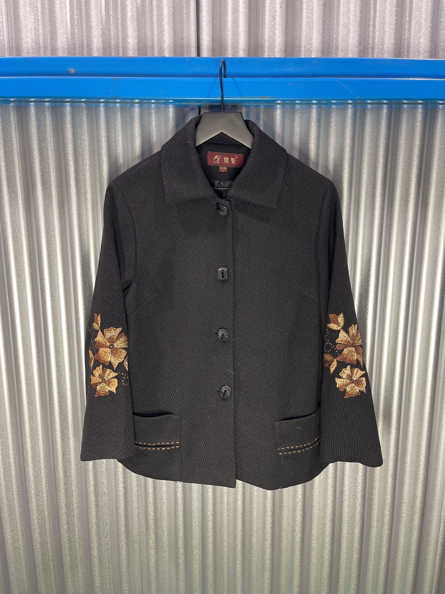 FeiYe Embroidered Traditional Chinese Flower Jacket