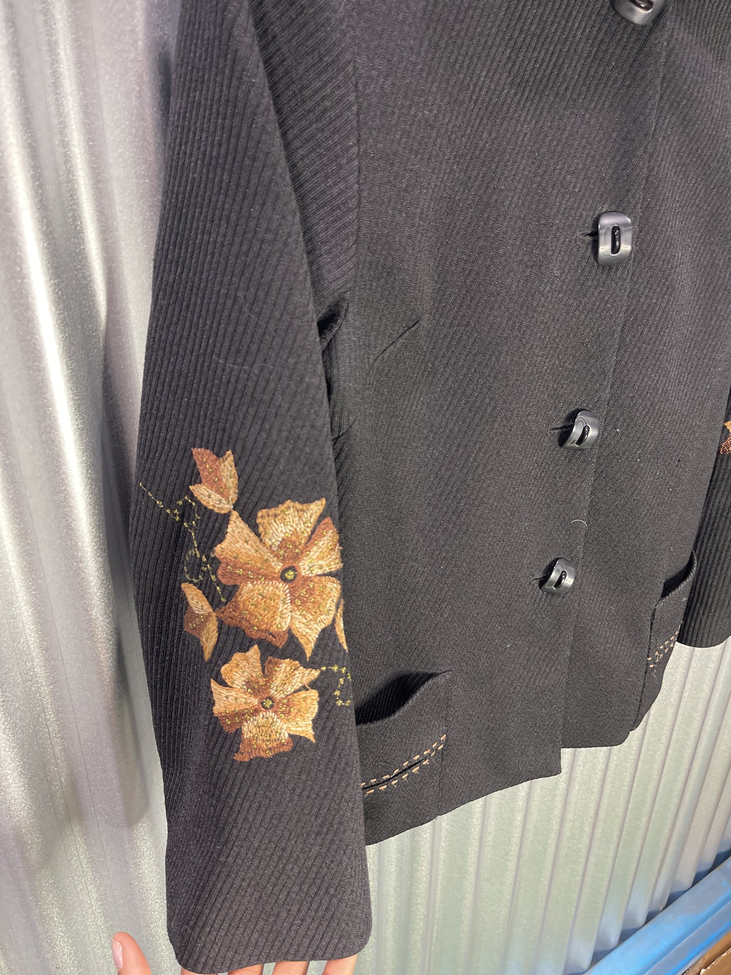 FeiYe Embroidered Traditional Chinese Flower Jacket