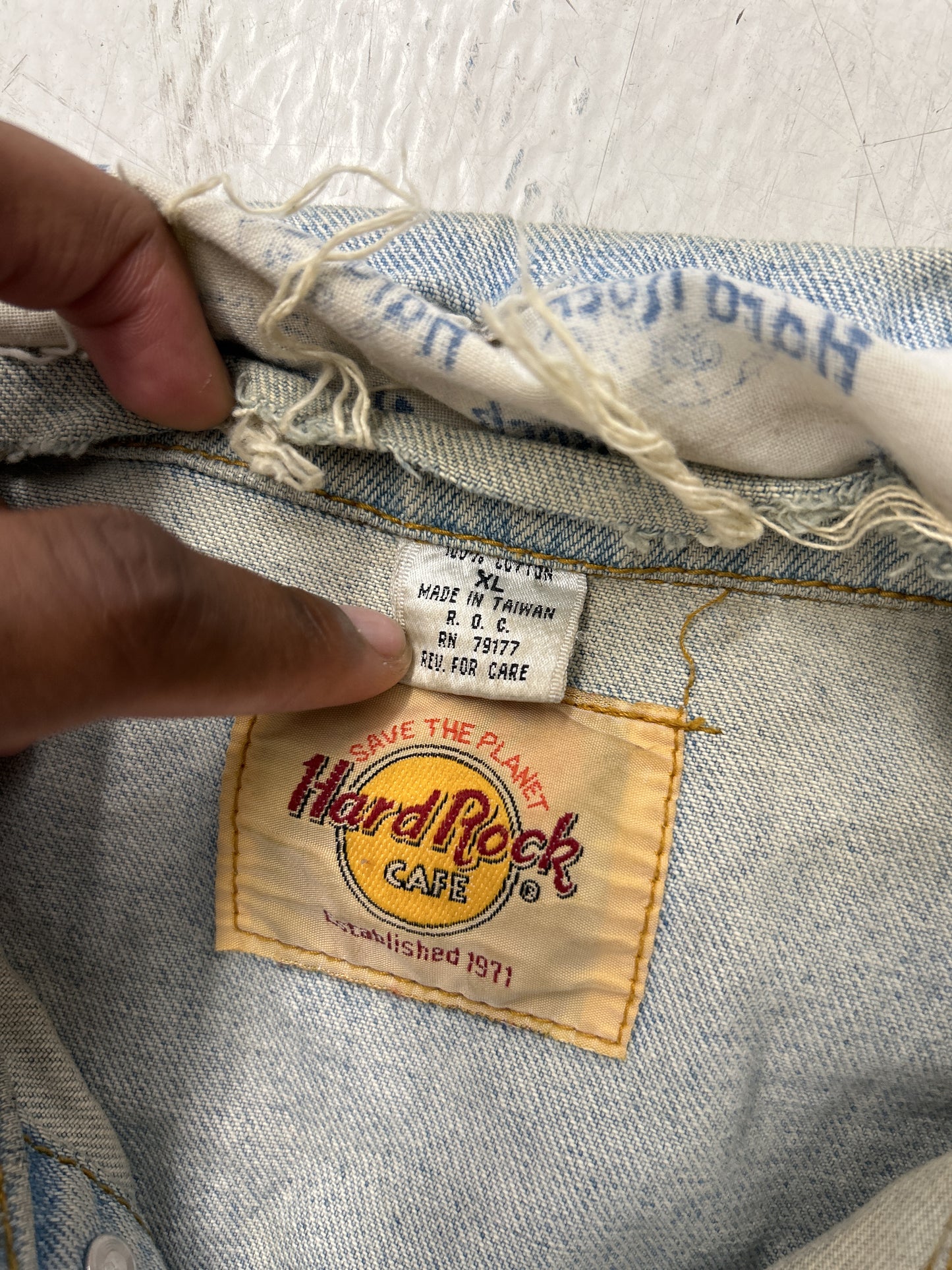 Hard Rock Cafe Paris Heavy Denim Retro Jacket