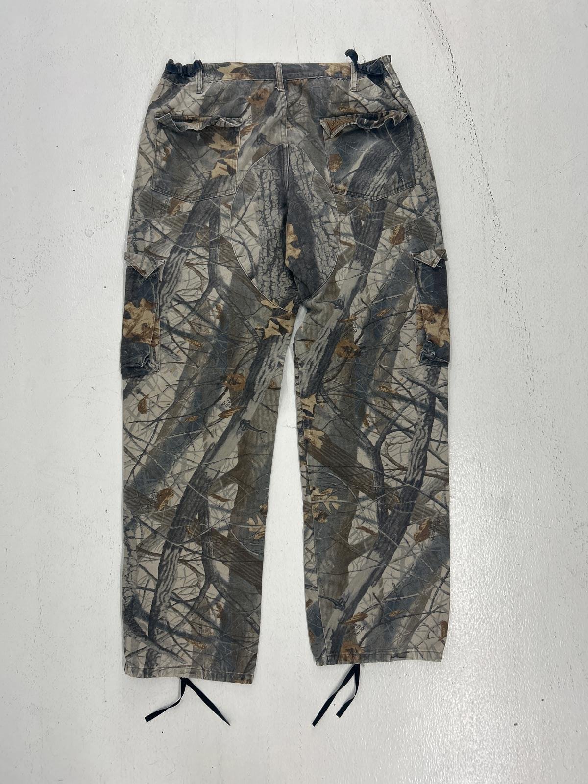 Camo Cargo Pants - Versatile Outdoor Wear