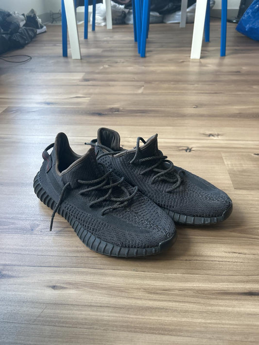 Adidas Yeezy Boost 350 V2 Black (NO BOX)