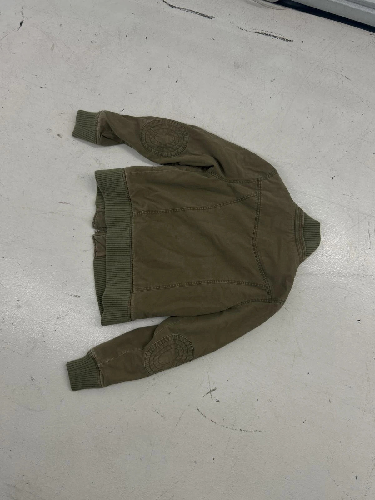 Stylish Olive Green Bomber Jacket With Multiple Pockets