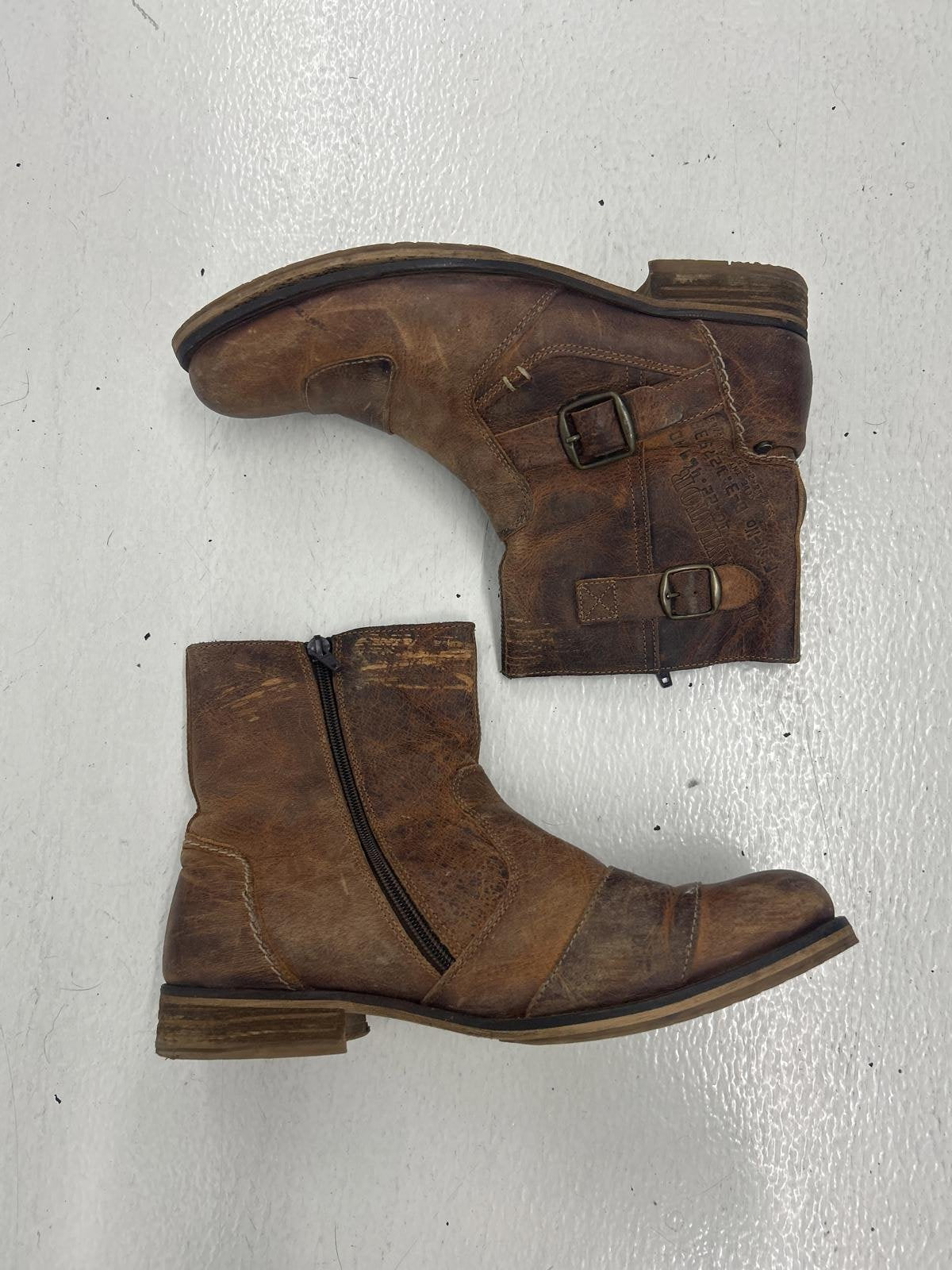 Stylish Brown Leather Ankle Boots with Buckle Detailing