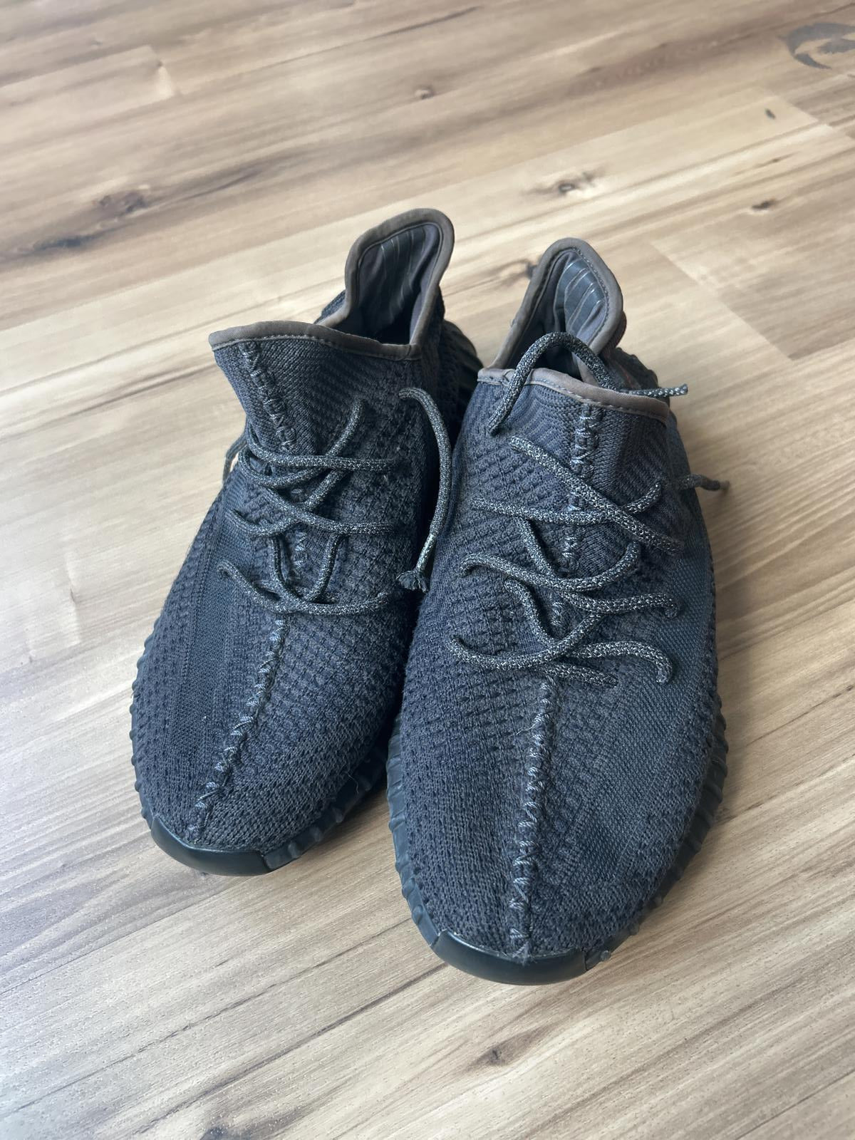 Adidas Yeezy Boost 350 V2 Black (NO BOX)