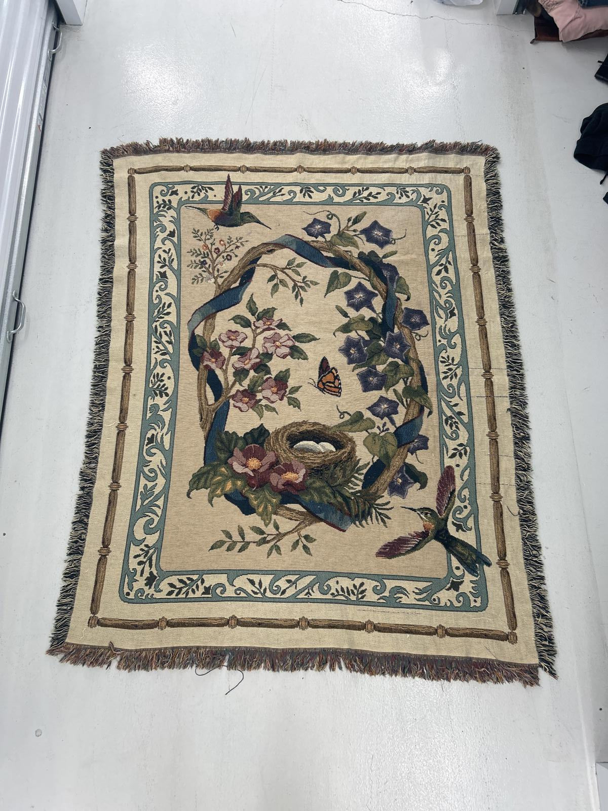 Vintage Floral Tapestry Wall Hanging with Fringed Edges