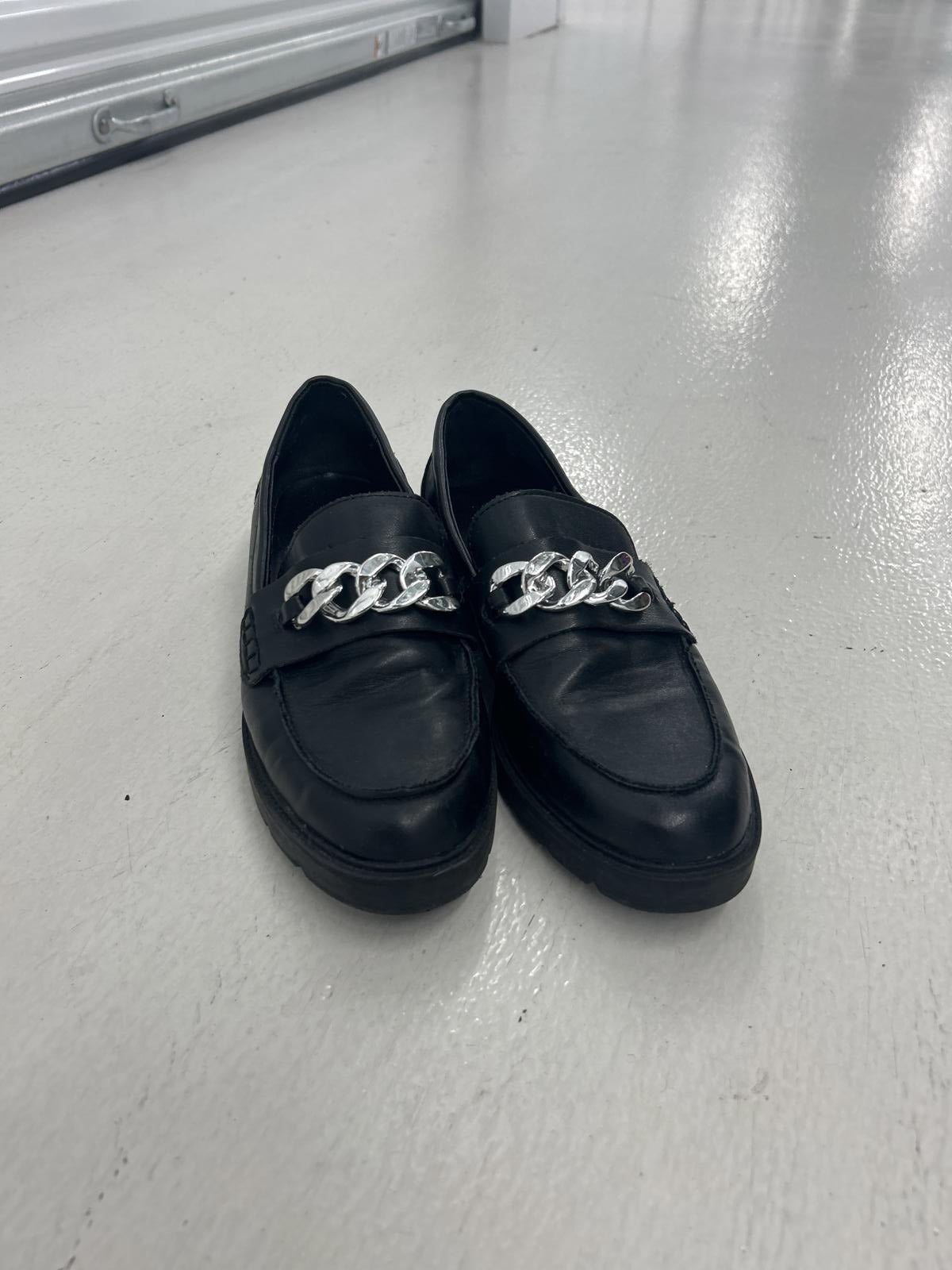 Stylish Black Loafers with Chain Detail