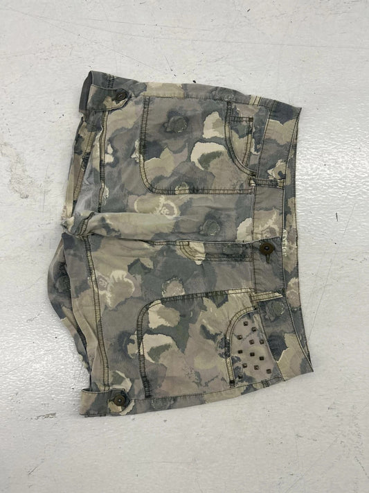 Stylish Camouflage Studded Short Shorts