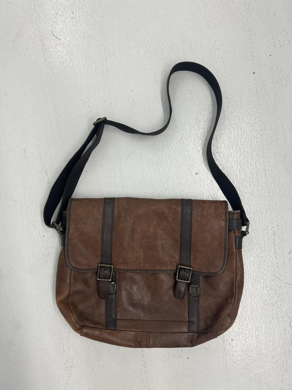 Sleek Vintage Brown Leather Messenger Bag