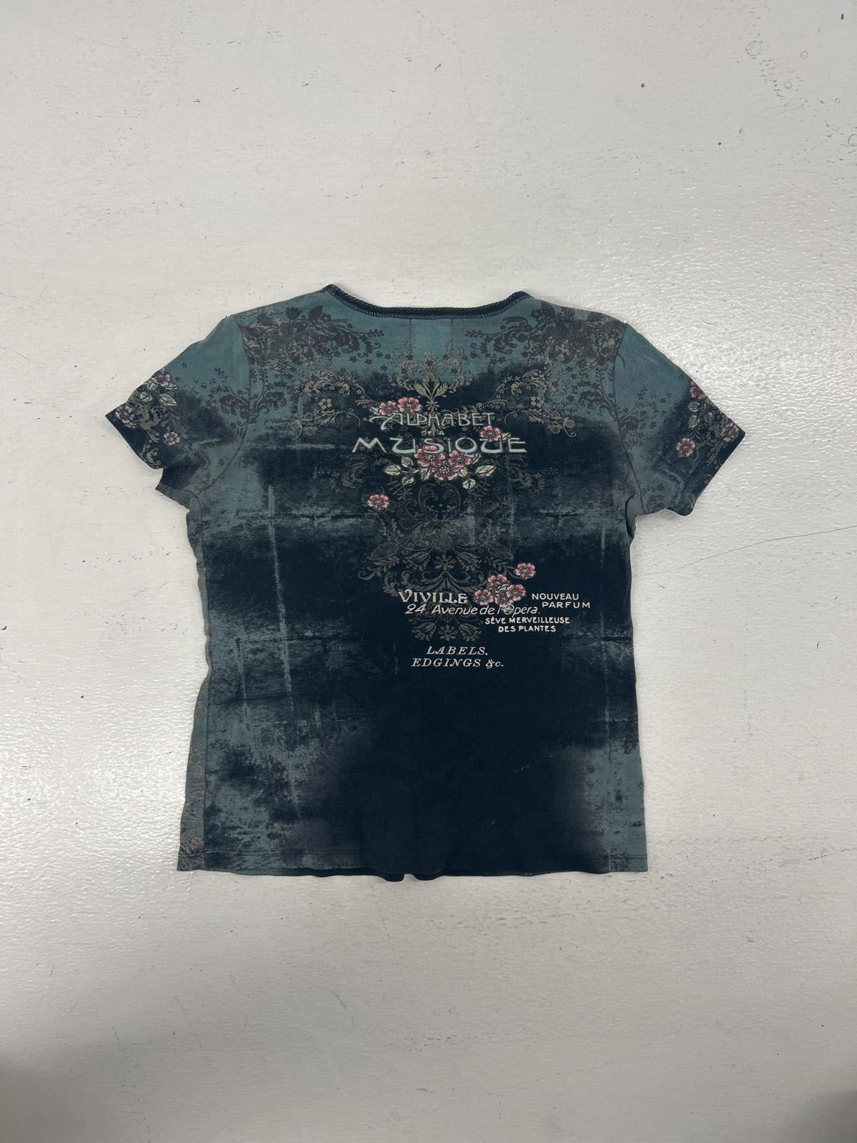 Y2K Grunge Vintage Graphic Tee - Musique Design