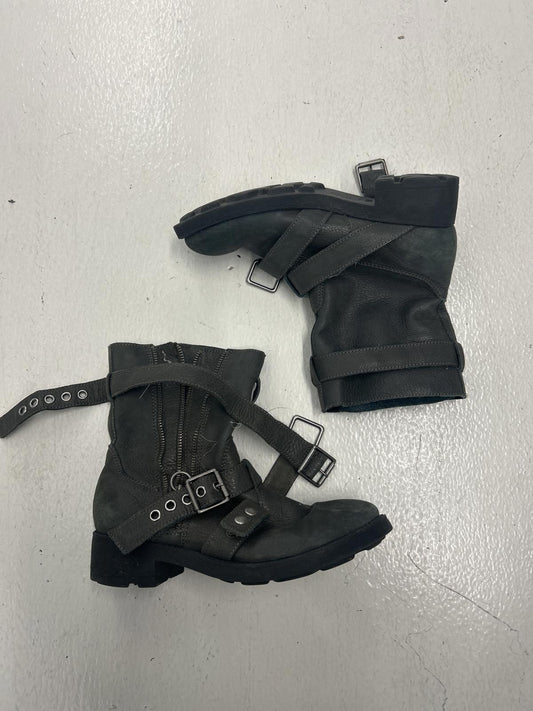 ASH Unique Grunge Leather Gray Buckled Ankle Boots