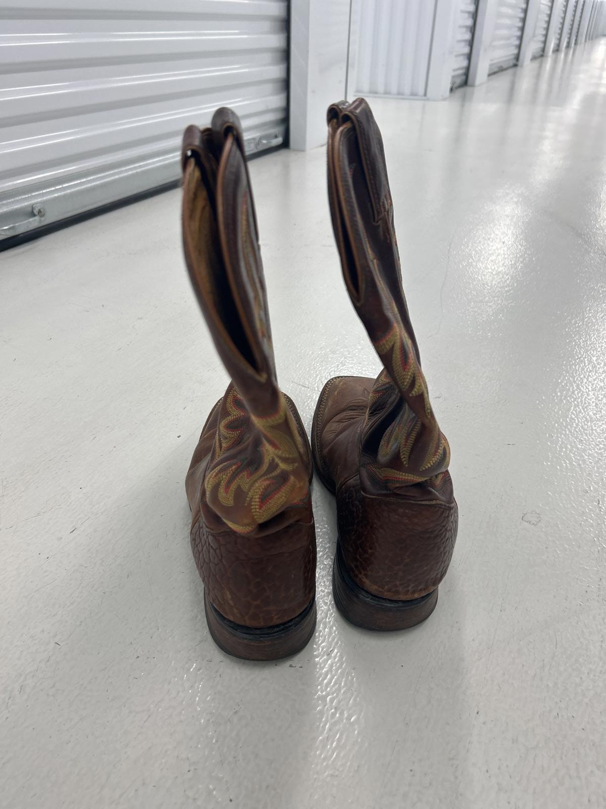 Vintage Brown Leather Cowboy Boots with Intricate Stitching