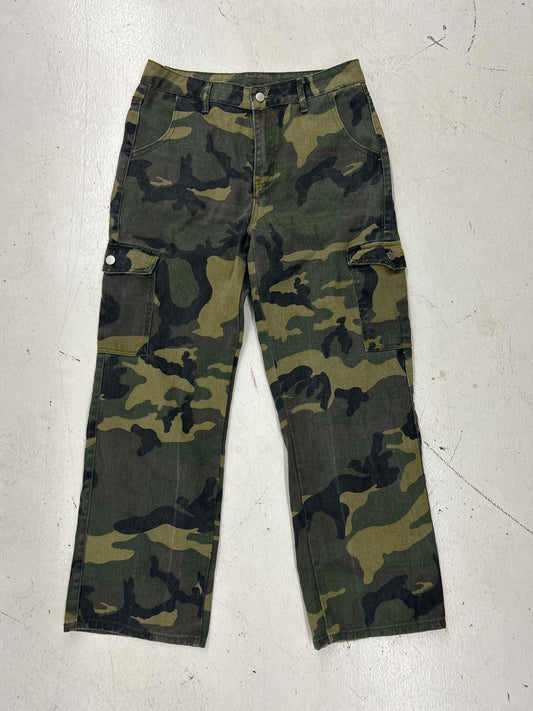 Men's Camo Cargo Pants - Versatile Outdoor Wear