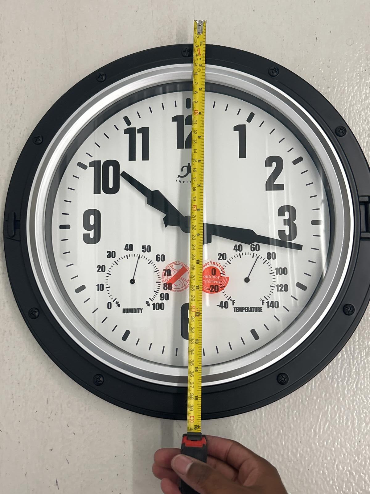 Precision Wall Clock with Humidity and Temperature Gauge