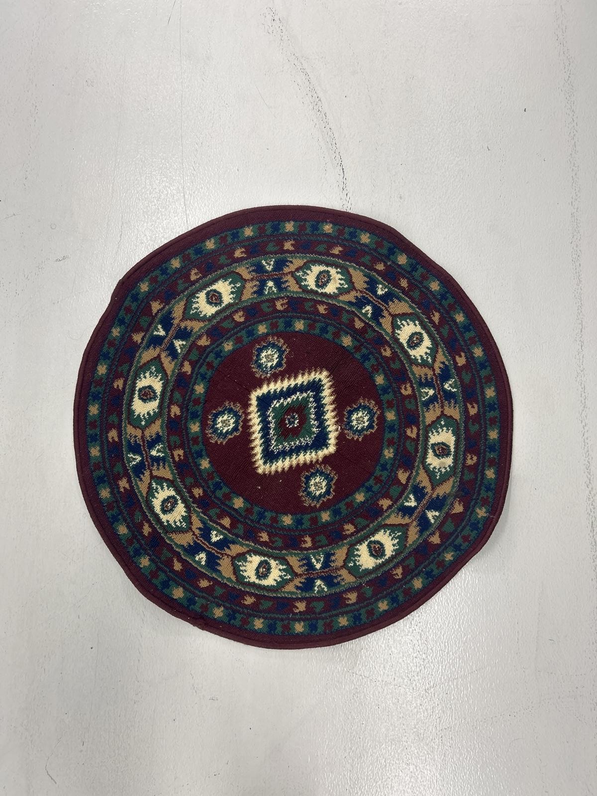 Traditional Round Decorative Carpet with Intricate Patterns