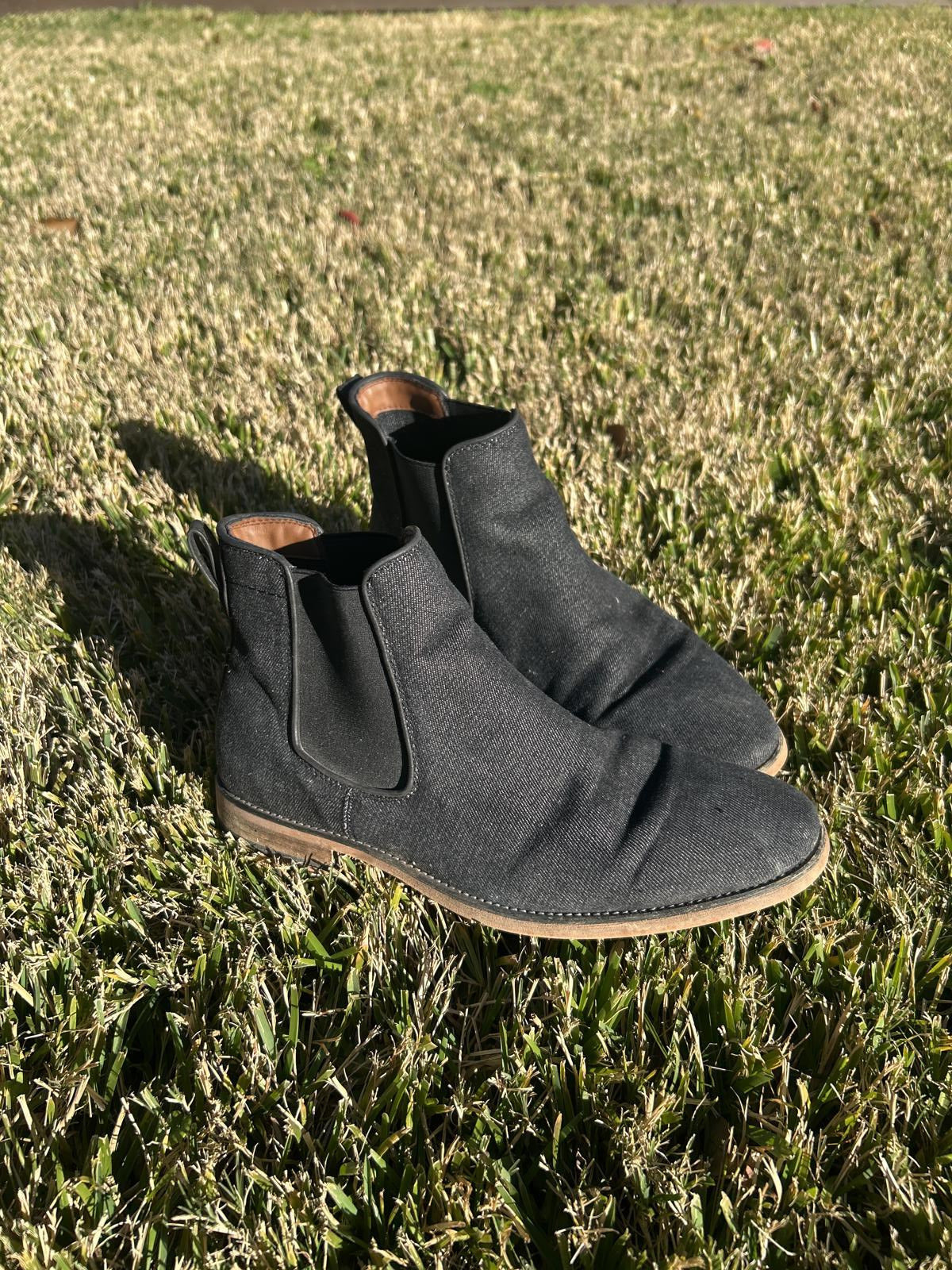 Minimal Black Chelsea Boots for Men