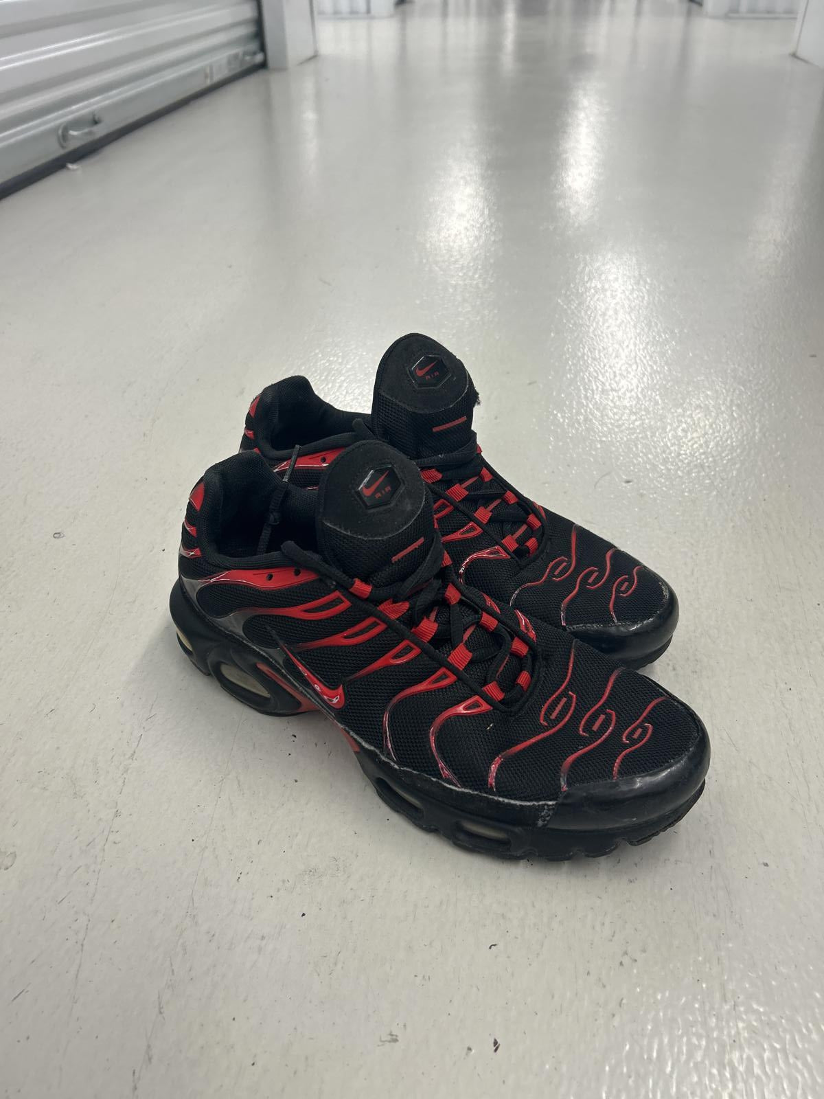 Nike Air Max Plus Tuned 1 - Black/Red