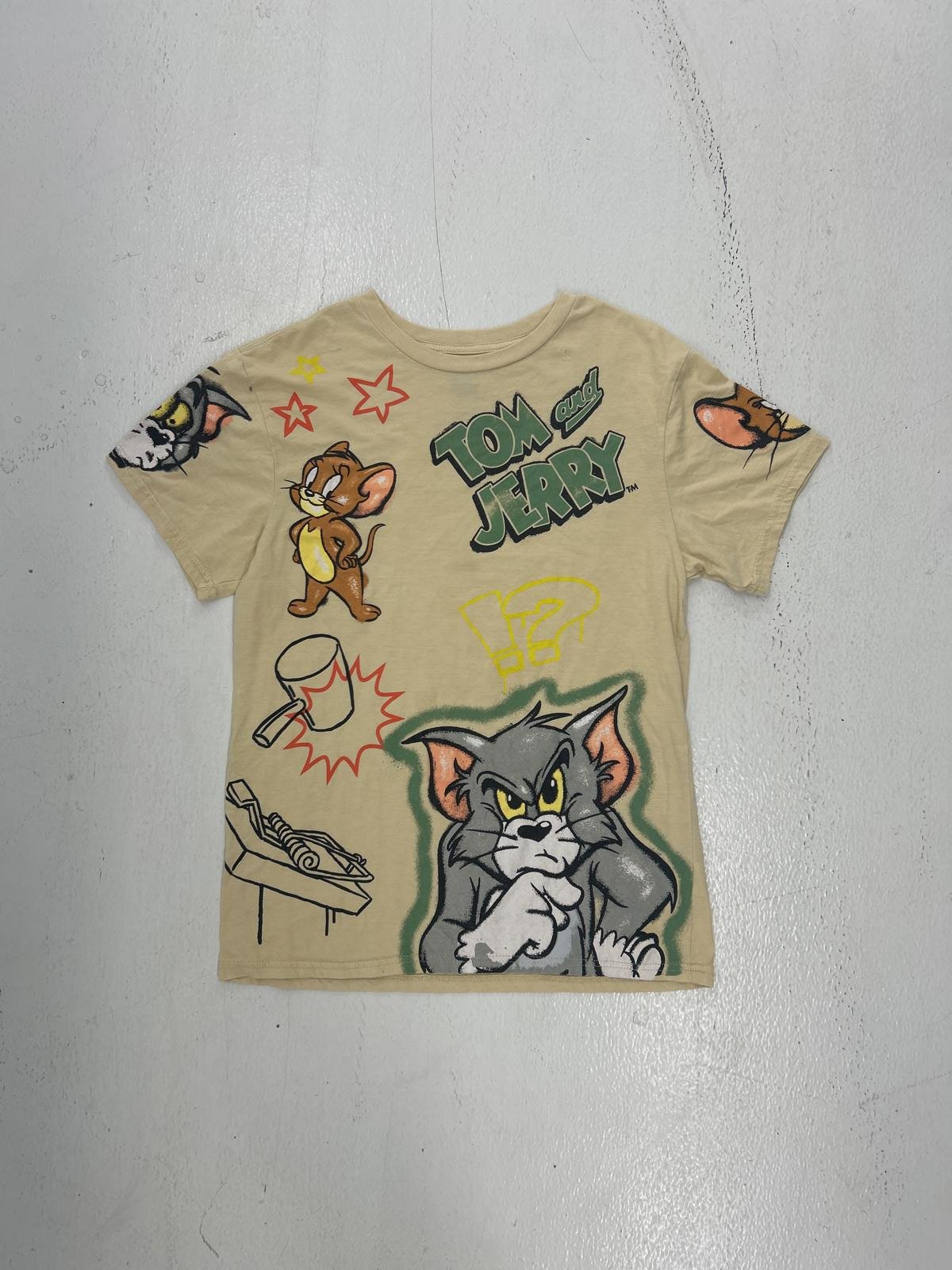 Vintage Tom and Jerry Graphic Tee - Fun Cartoon Design