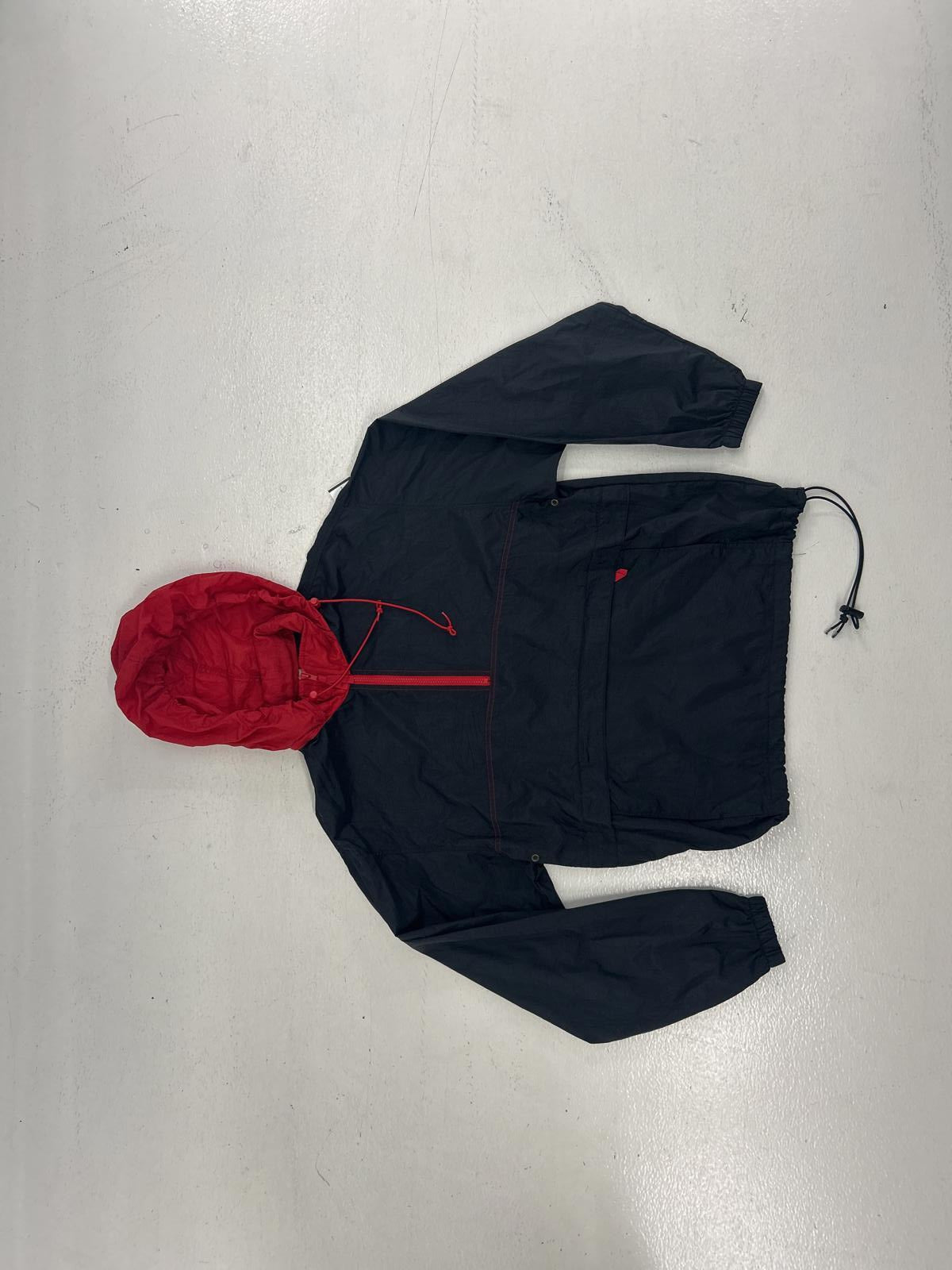 Lightweight Hooded Anorak Jacket - Black & Red