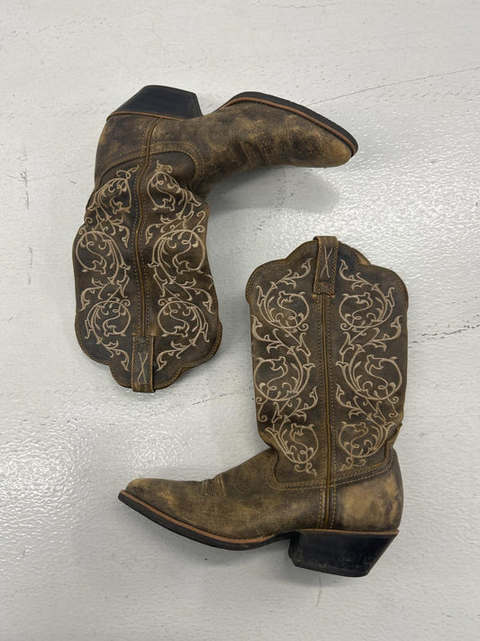 Stylish Western Cowboy Boots - Floral Embroidery