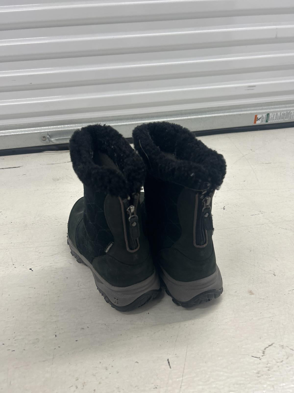 The North Face Women's Cozy Waterproof Winter Boots