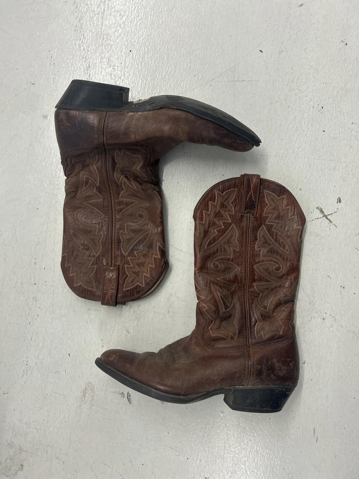 Vintage Brown Leather Cowboy Boots with Intricate Stitching