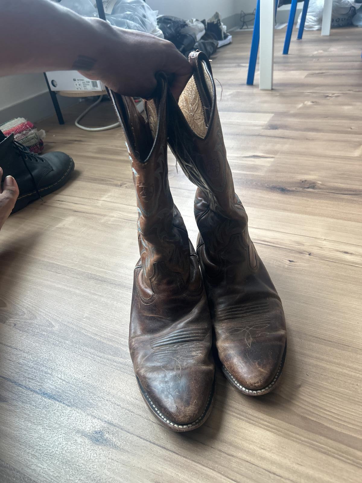 Ariat Embroidered Brown Leather Cowboy Boots