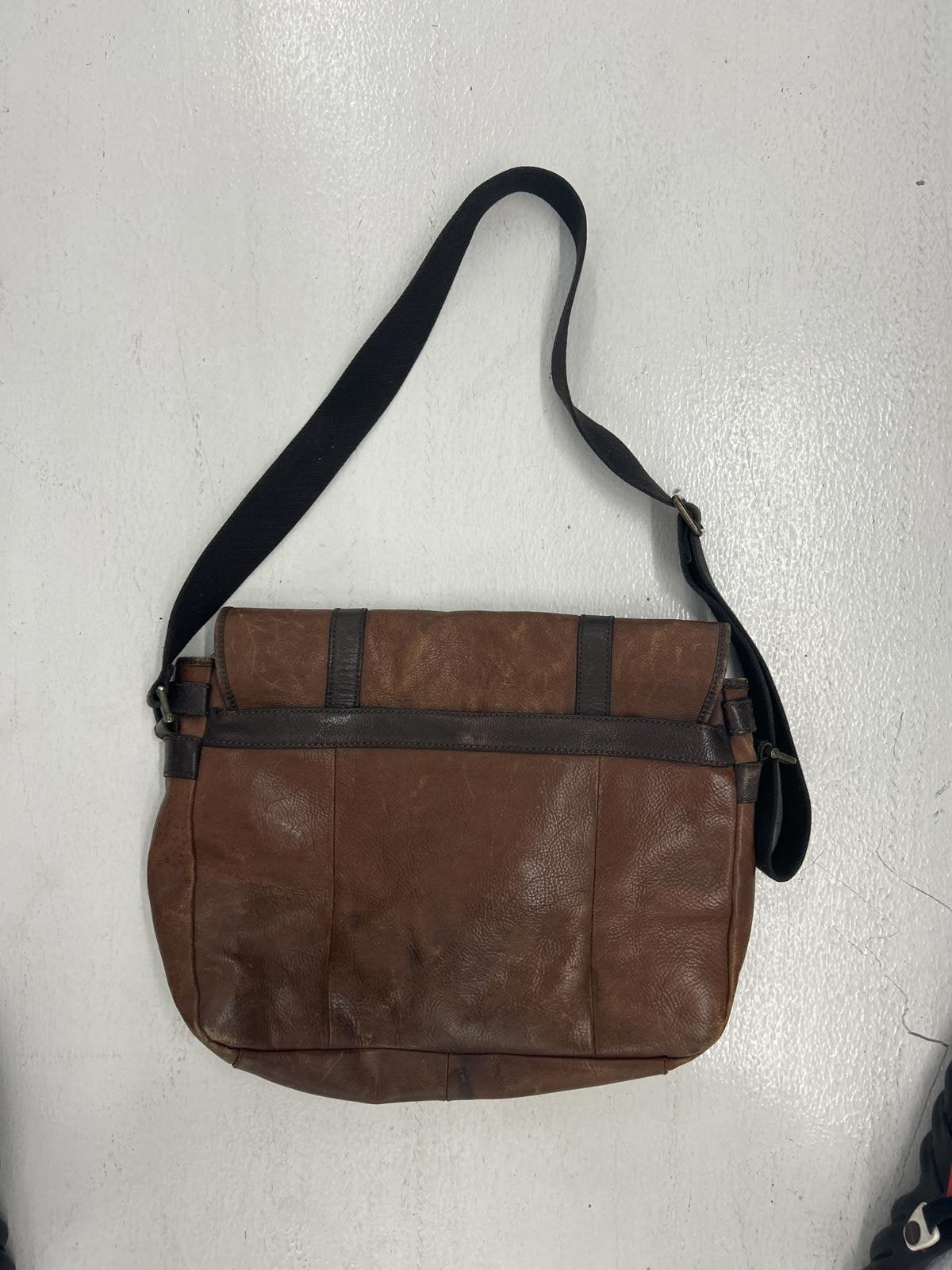 Sleek Vintage Brown Leather Messenger Bag