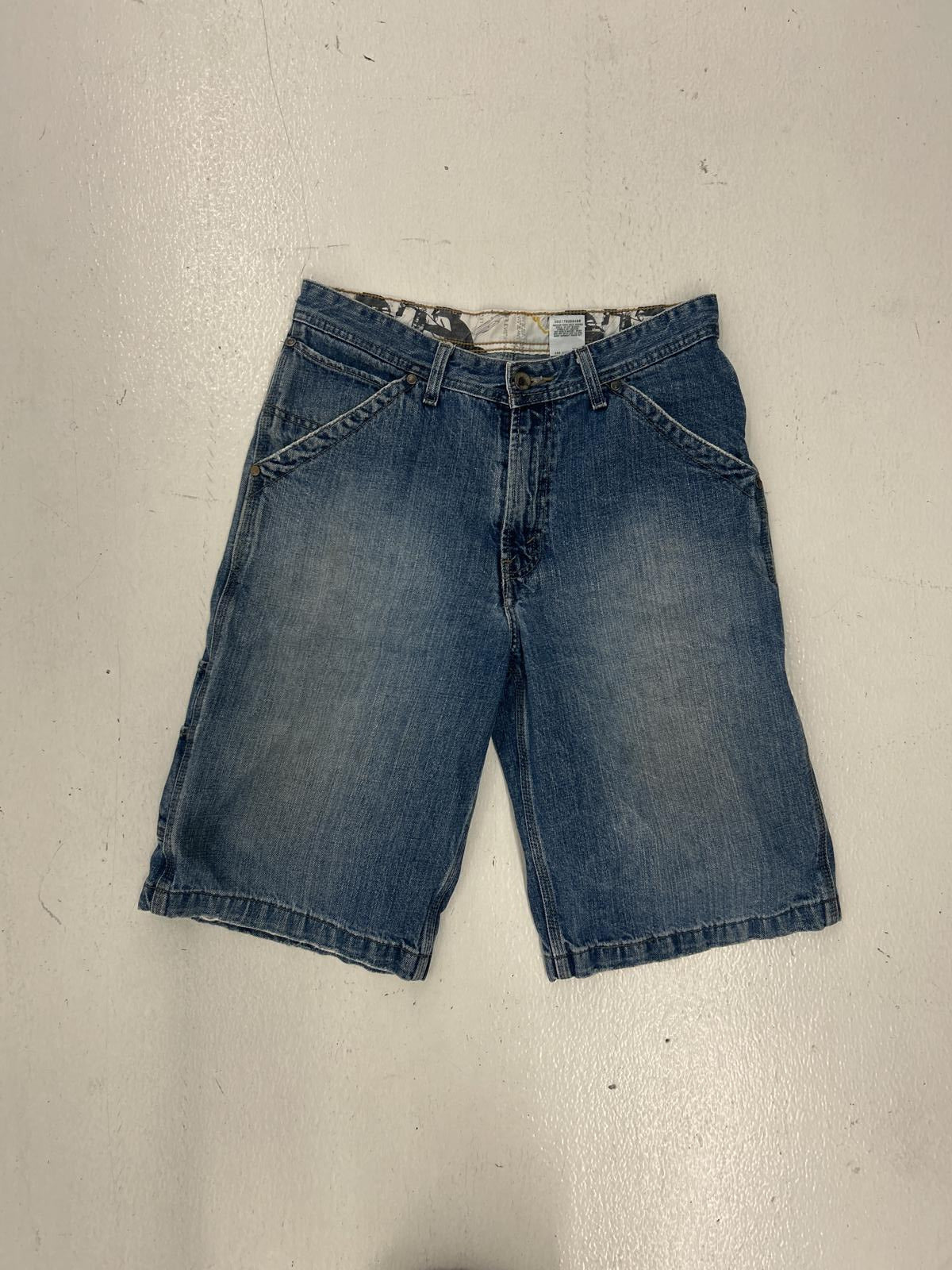 Levi's 18 Regular Denim Shorts - Comfortable and Stylish