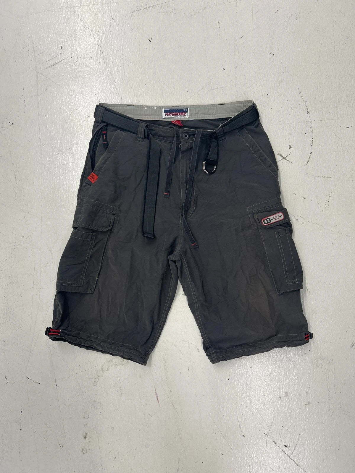 Performance Cargo Shorts With Belt - Functional & Stylish