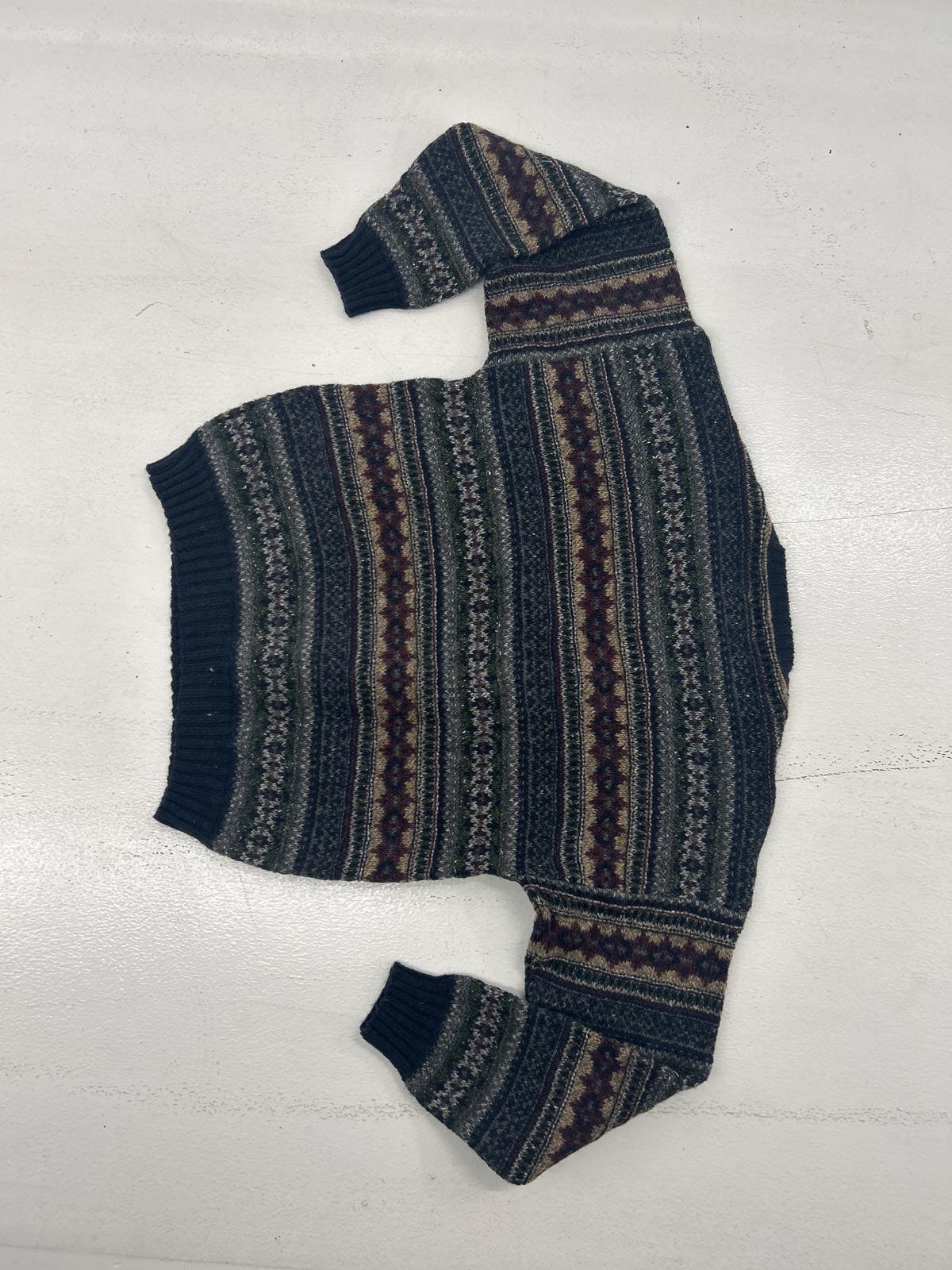 Vintage Patterned Knit Sweater - Cozy Winter Knitwear