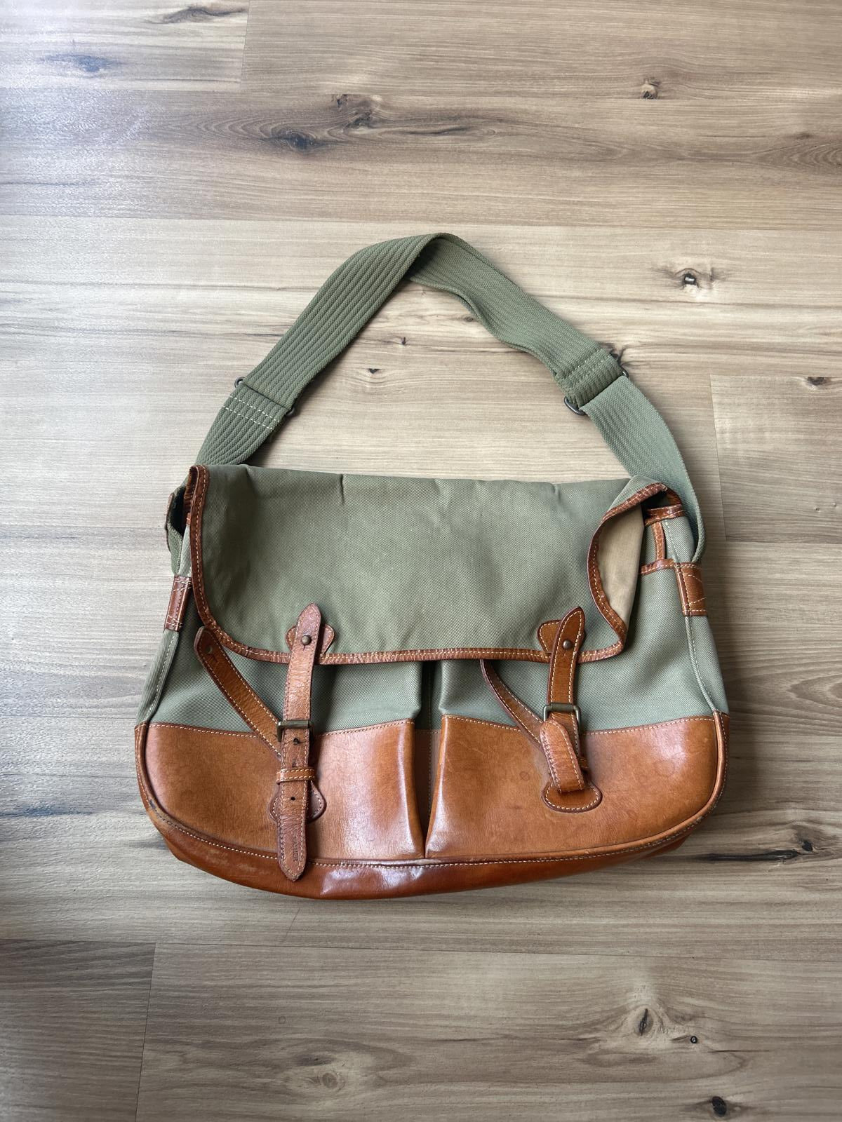 Stylish Tan Canvas Messenger Bag with Leather Accents