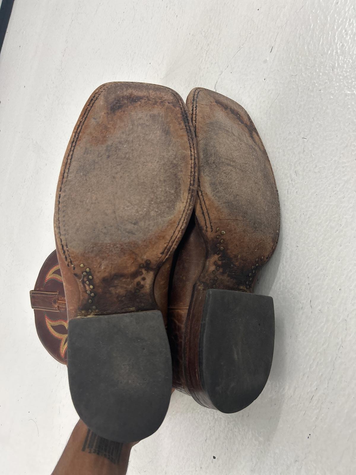 Vintage Brown Leather Cowboy Boots with Intricate Stitching