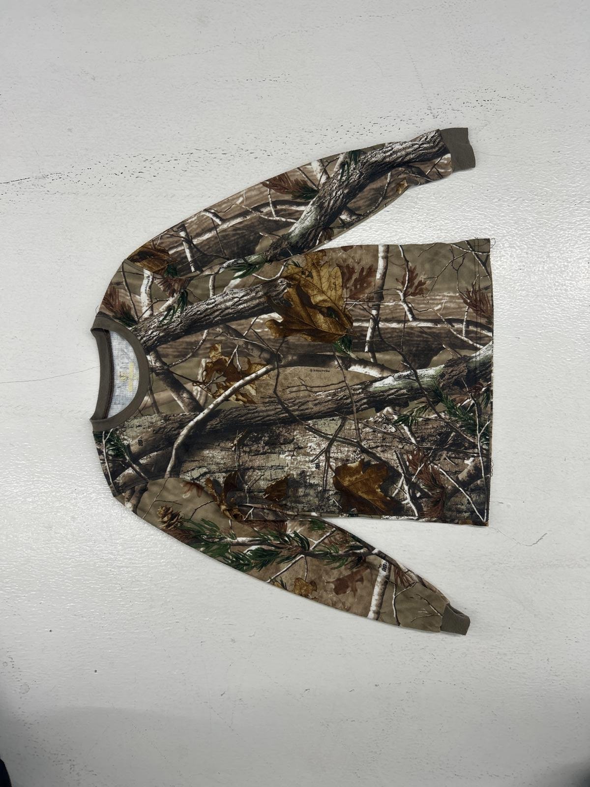 Youth XL Camouflage T-Shirt for Outdoor Enthusiasts