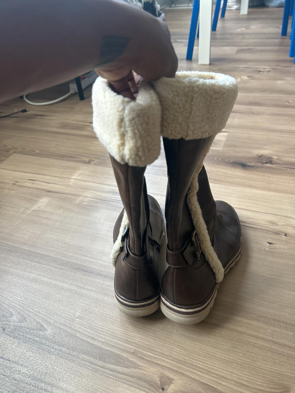 Cozy Brown Winter Boots with Faux Fur Lining