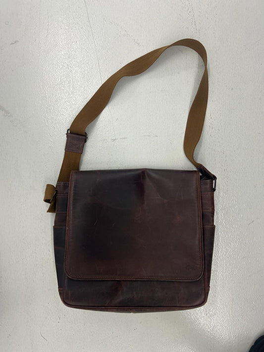 Levinson Leather Goods Messenger Bag - Durable Brown Leather