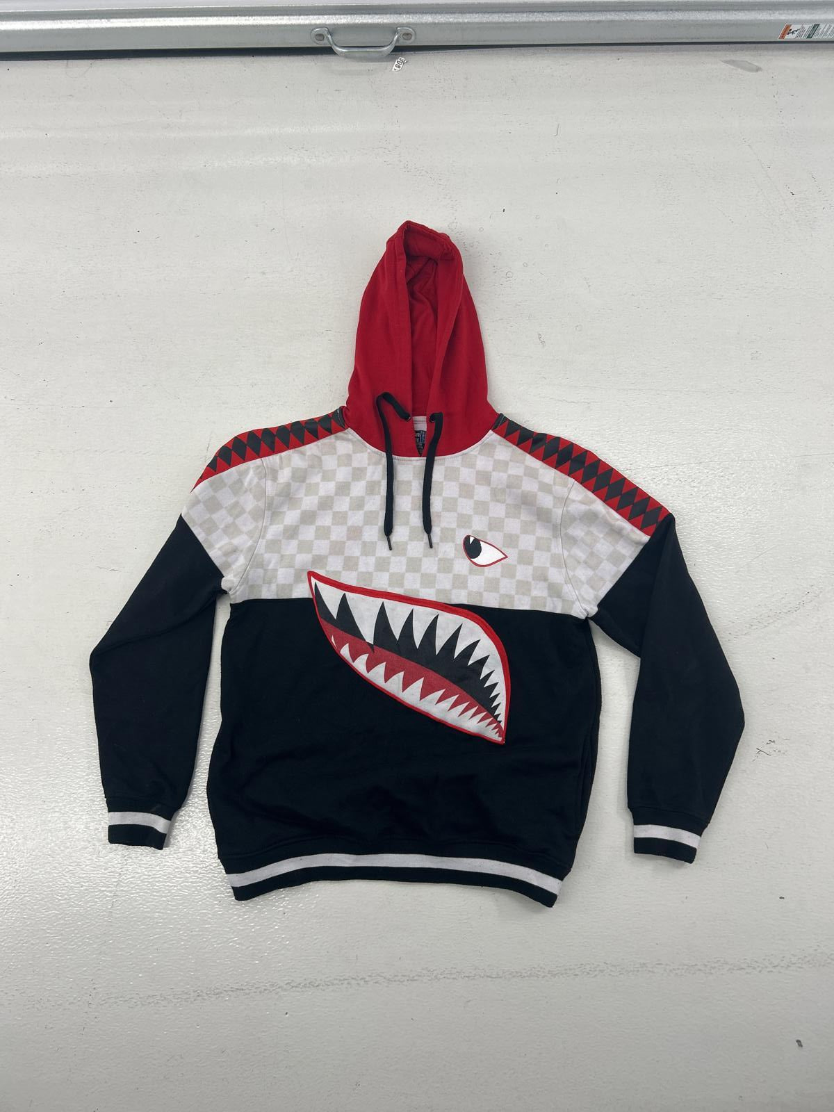 Bleecker & Mercer XL Shark Hoodie - Stylish Sweatshirt