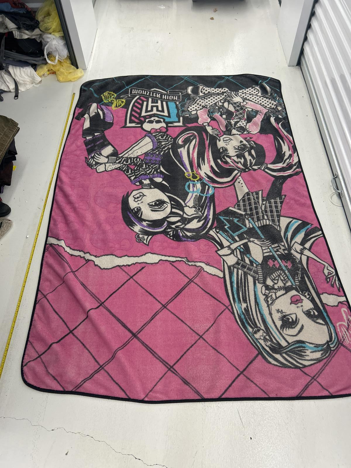 Monster High Fleece Throw Blanket - Vibrant Design