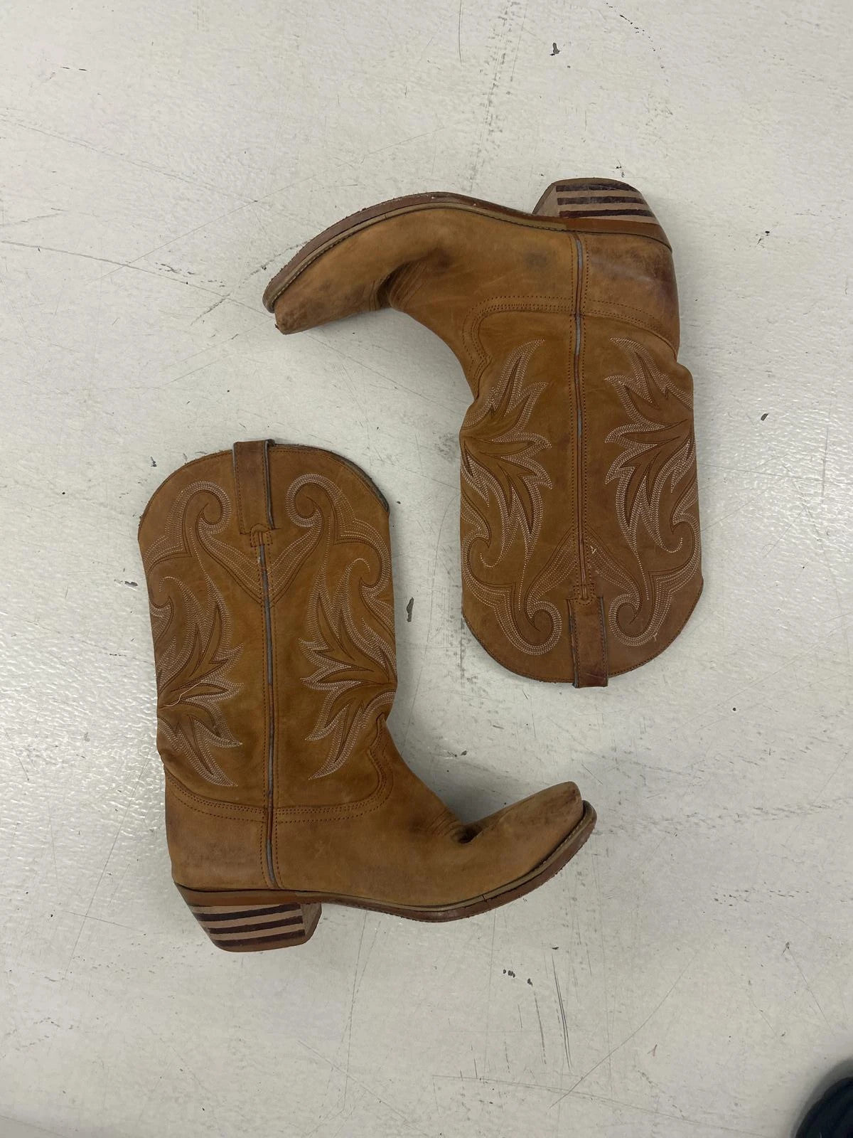 Stylish Tan Leather Cowboy Boots