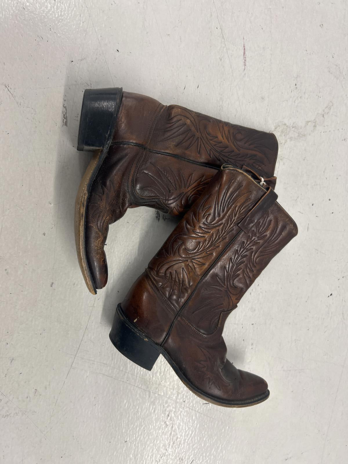 Stylish Western Leather Cowboy Boots - Vintage Design