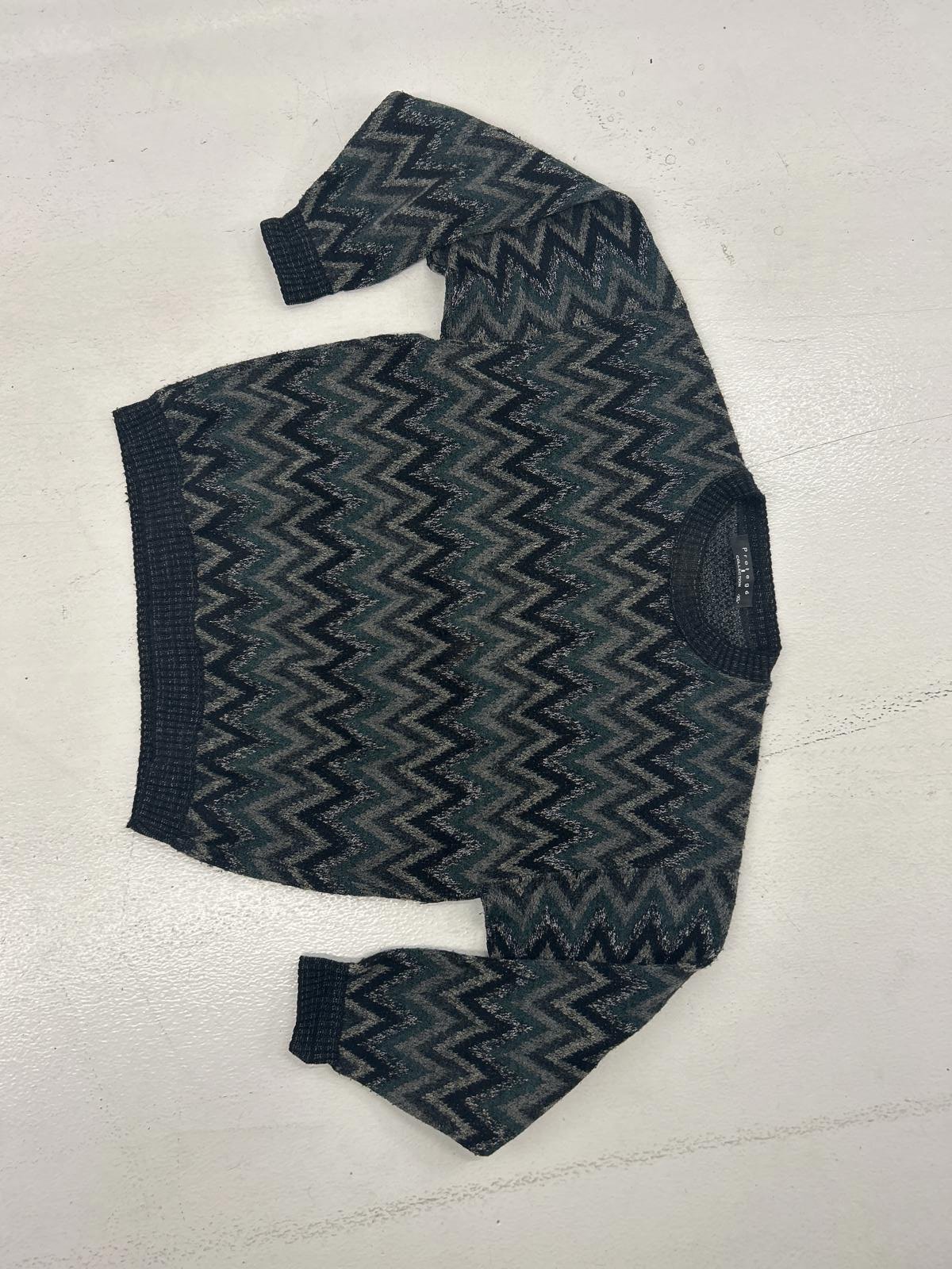 Cozy Chevron Patterned Sweater - Perfect for Cold Weather