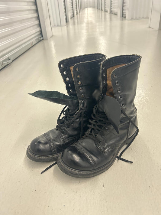 Vintage Leather Black Combat Boots - Stylish & Sturdy