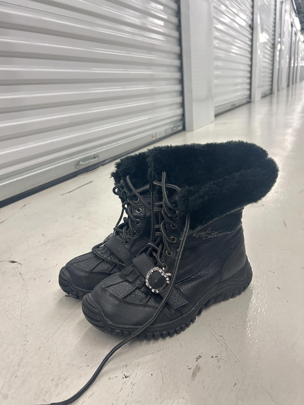 Cozy Black Fur-Lined Winter Boots