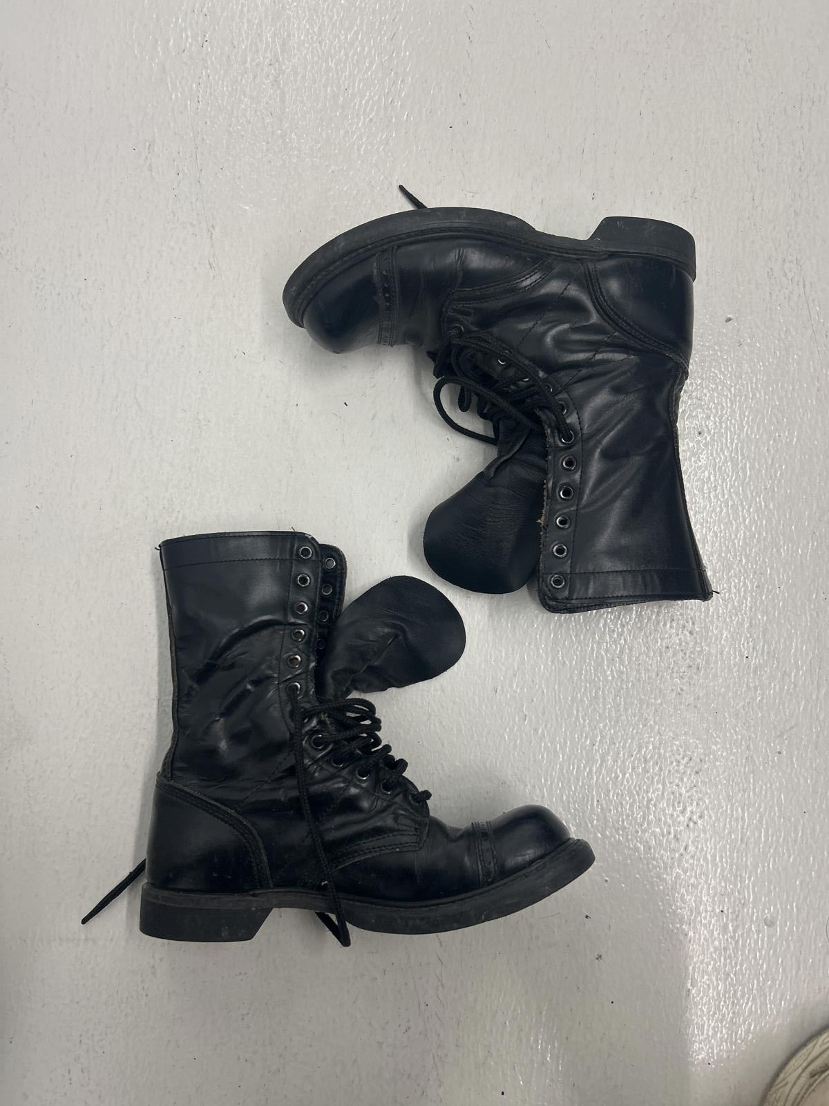 Vintage Leather Black Combat Boots - Stylish & Sturdy