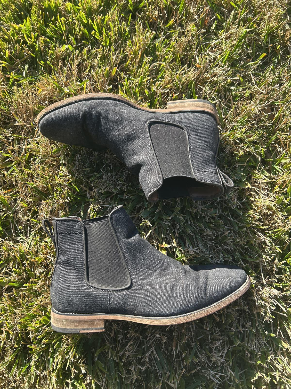 Minimal Black Chelsea Boots for Men