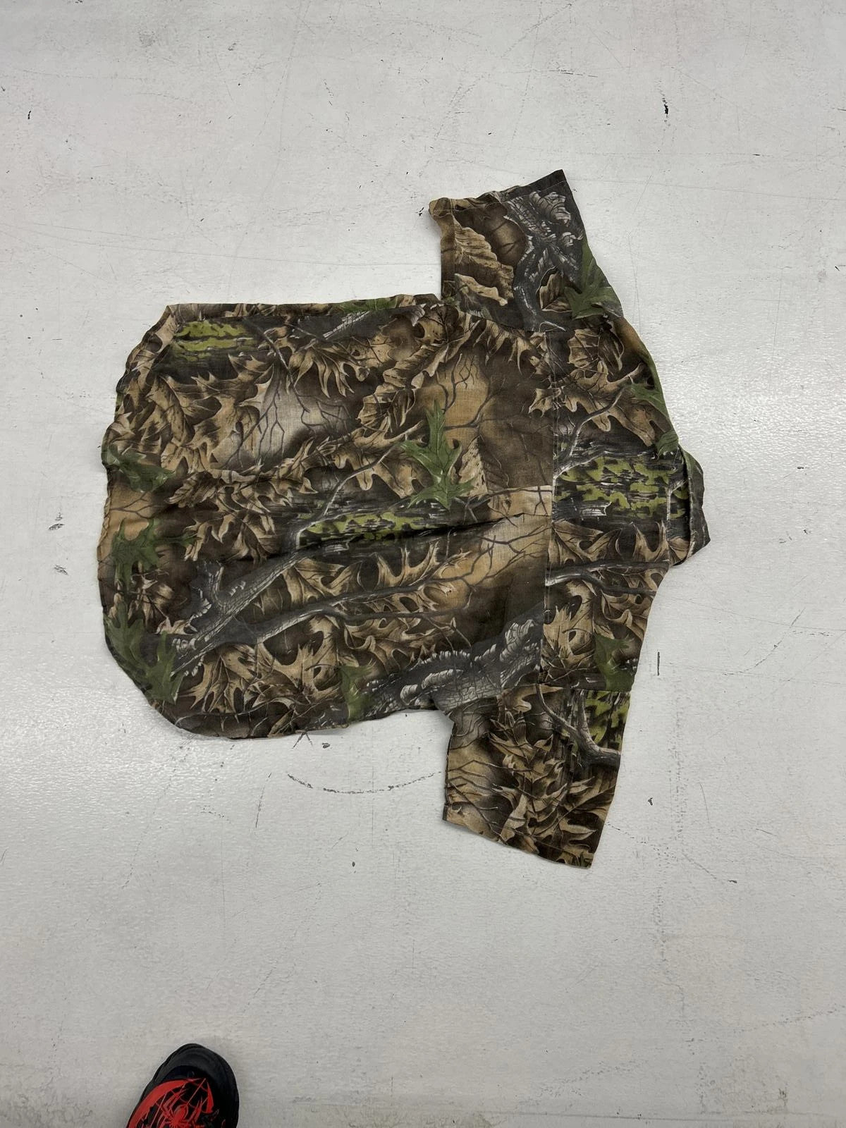 Men'S Camouflage Hunting Shirt With Leather Accent