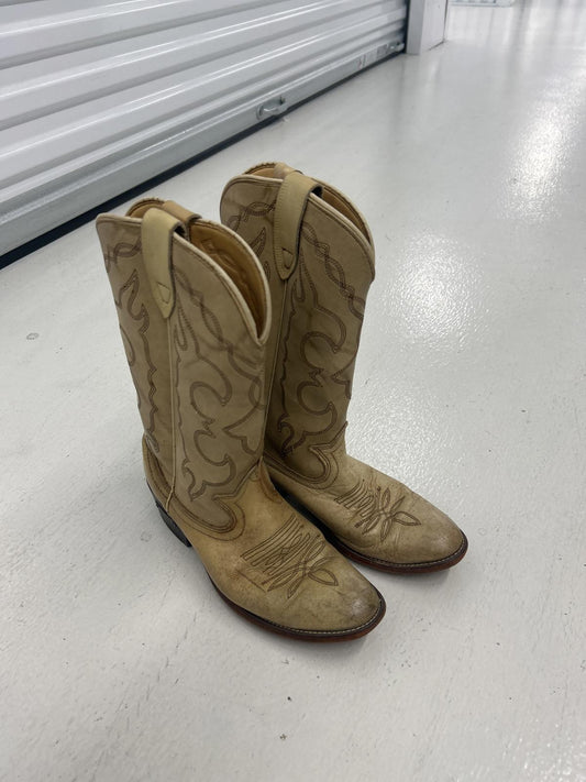 Laredo Vintage Western Cowboy Boots - Cream Color